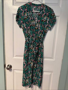 Boden Nicola Tropical Print V-Neck Button-Up Midi Dress (6)